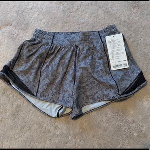 Lululemon seawheeze 2020 hottie hot shorts 4” **rare**